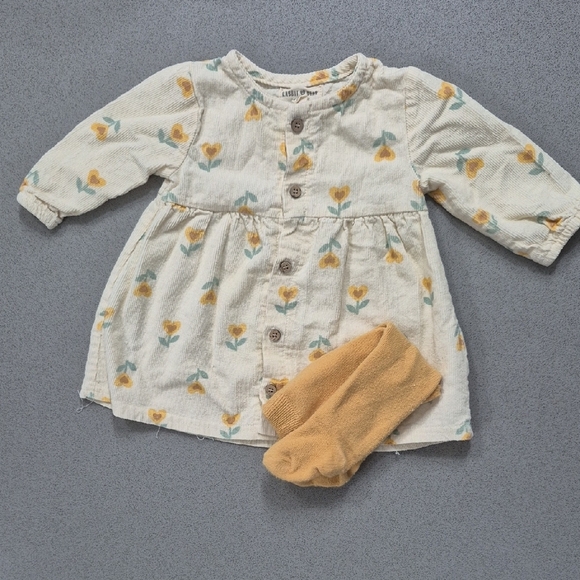 Floral Rabbit + Bear Button-Up Baby Casual Dress with Socks 3-6M - Picture 1 of 4
